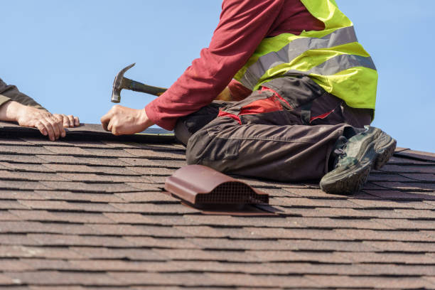 Best Roof Gutter Cleaning  in Middletown, CA